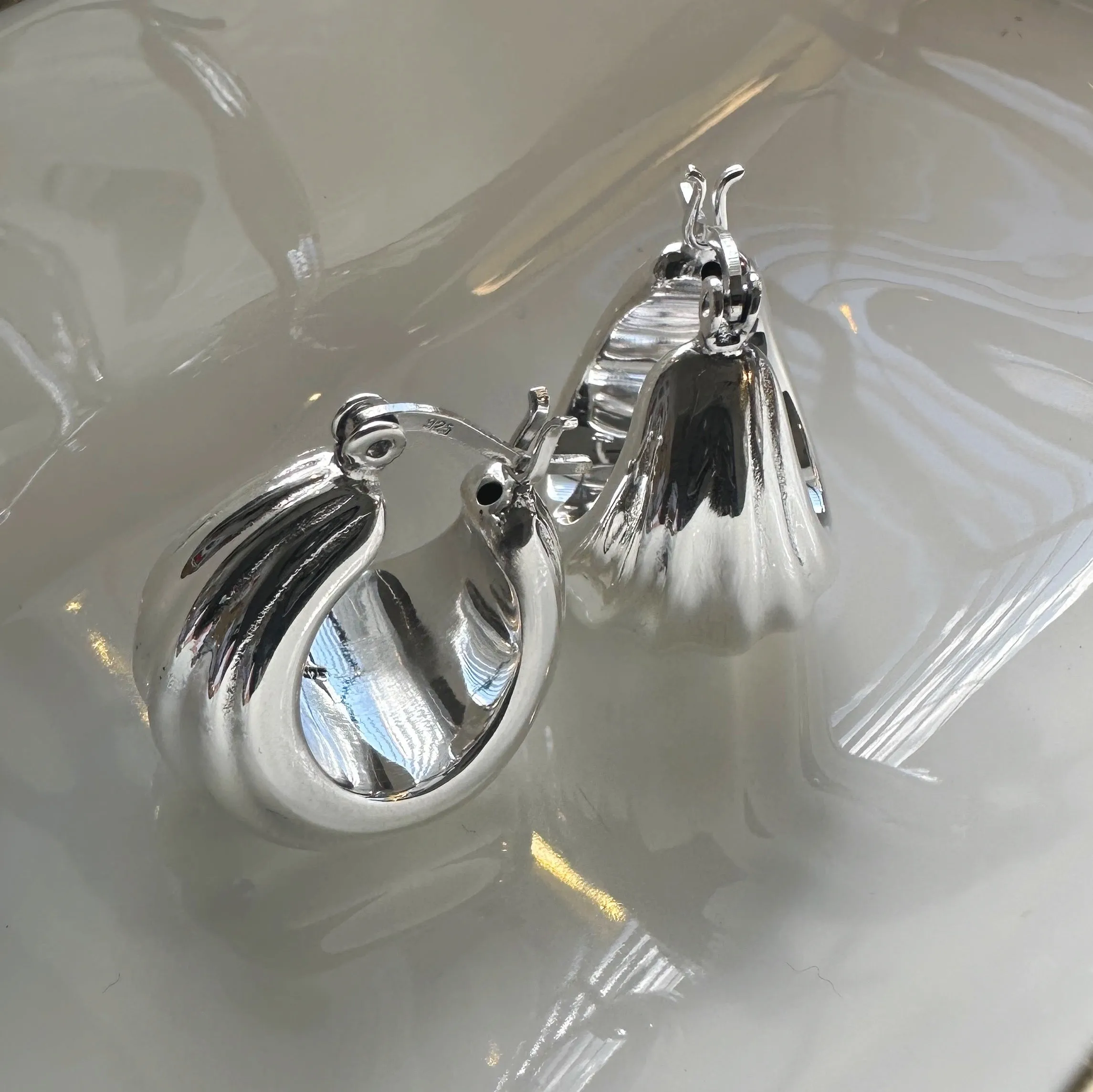 Ubah Curved Huggie Hoop Earrings
